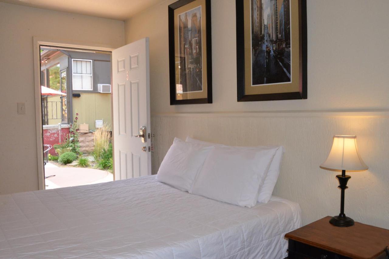 The Crest Motel Sterling Bagian luar foto